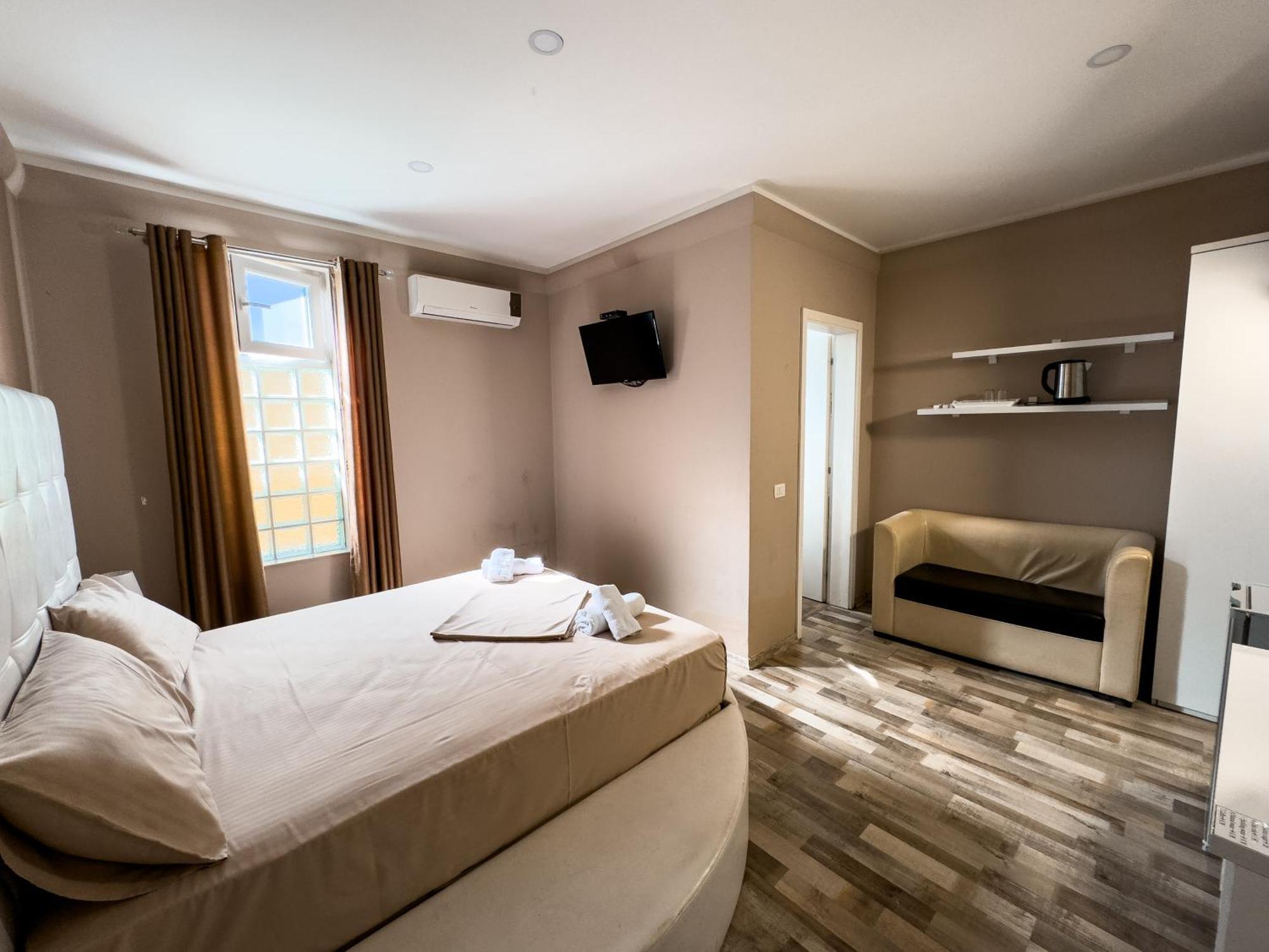 Shkodra Budget Hotel Luaran gambar