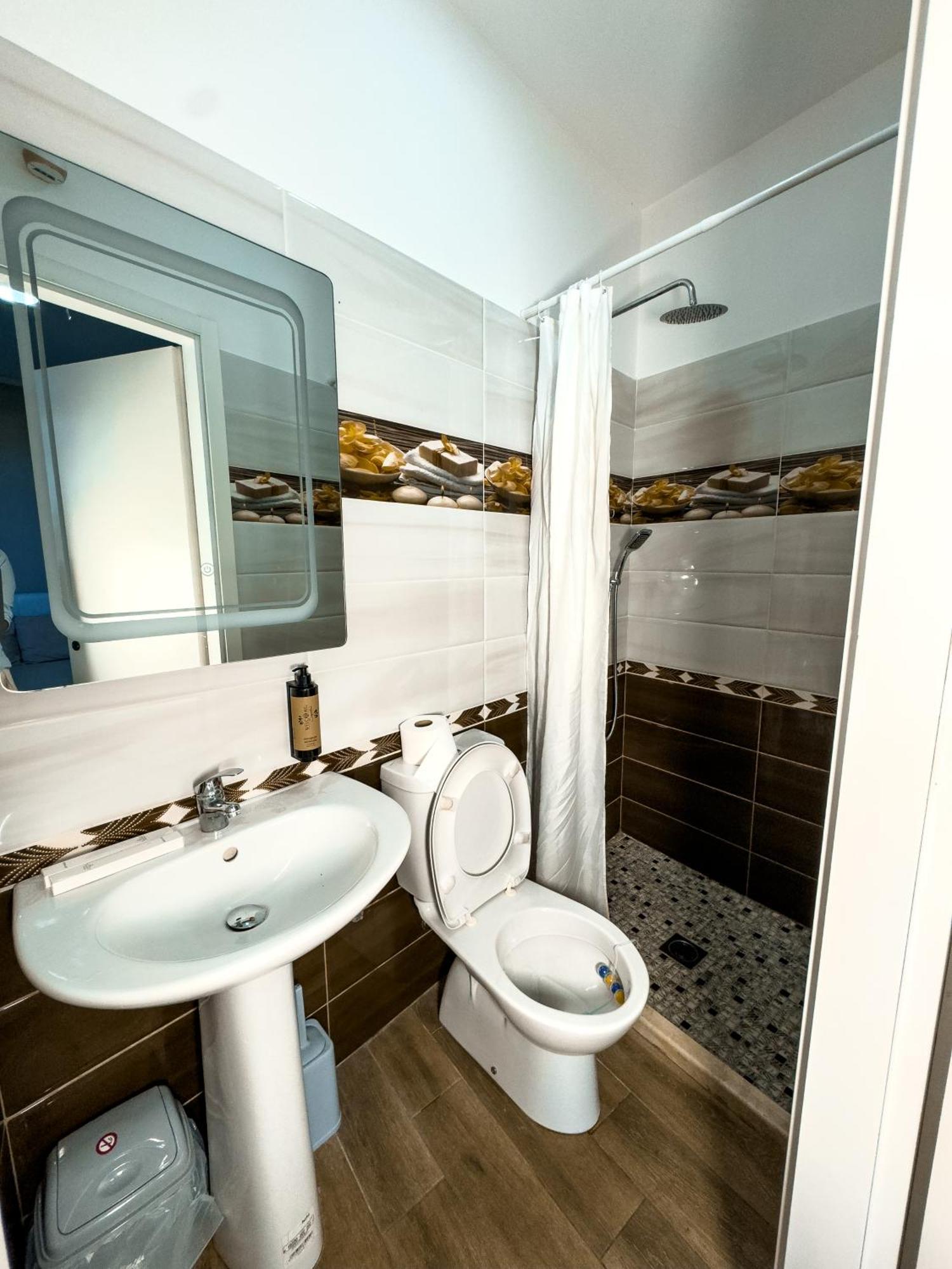 Shkodra Budget Hotel Luaran gambar