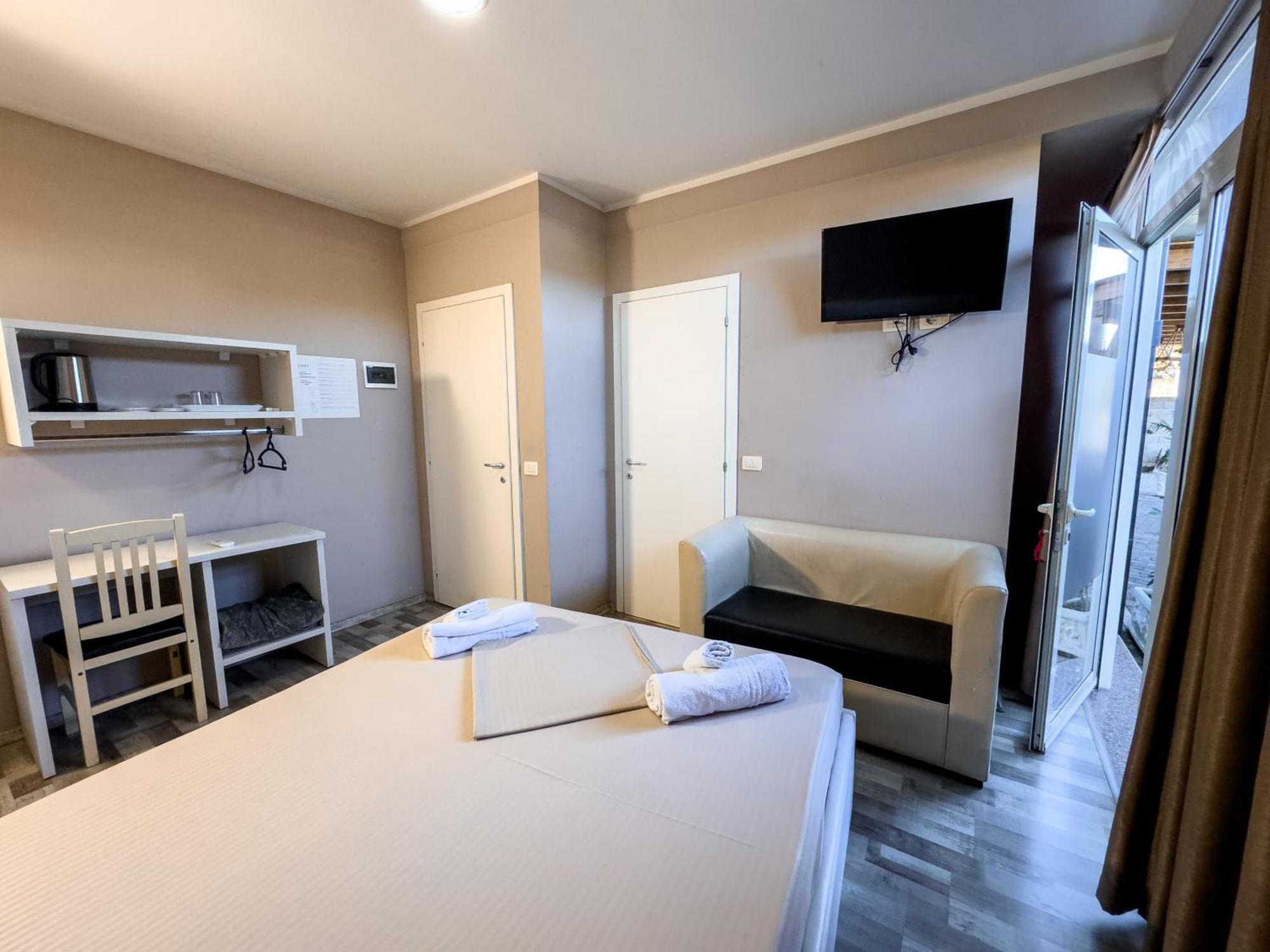 Shkodra Budget Hotel Luaran gambar