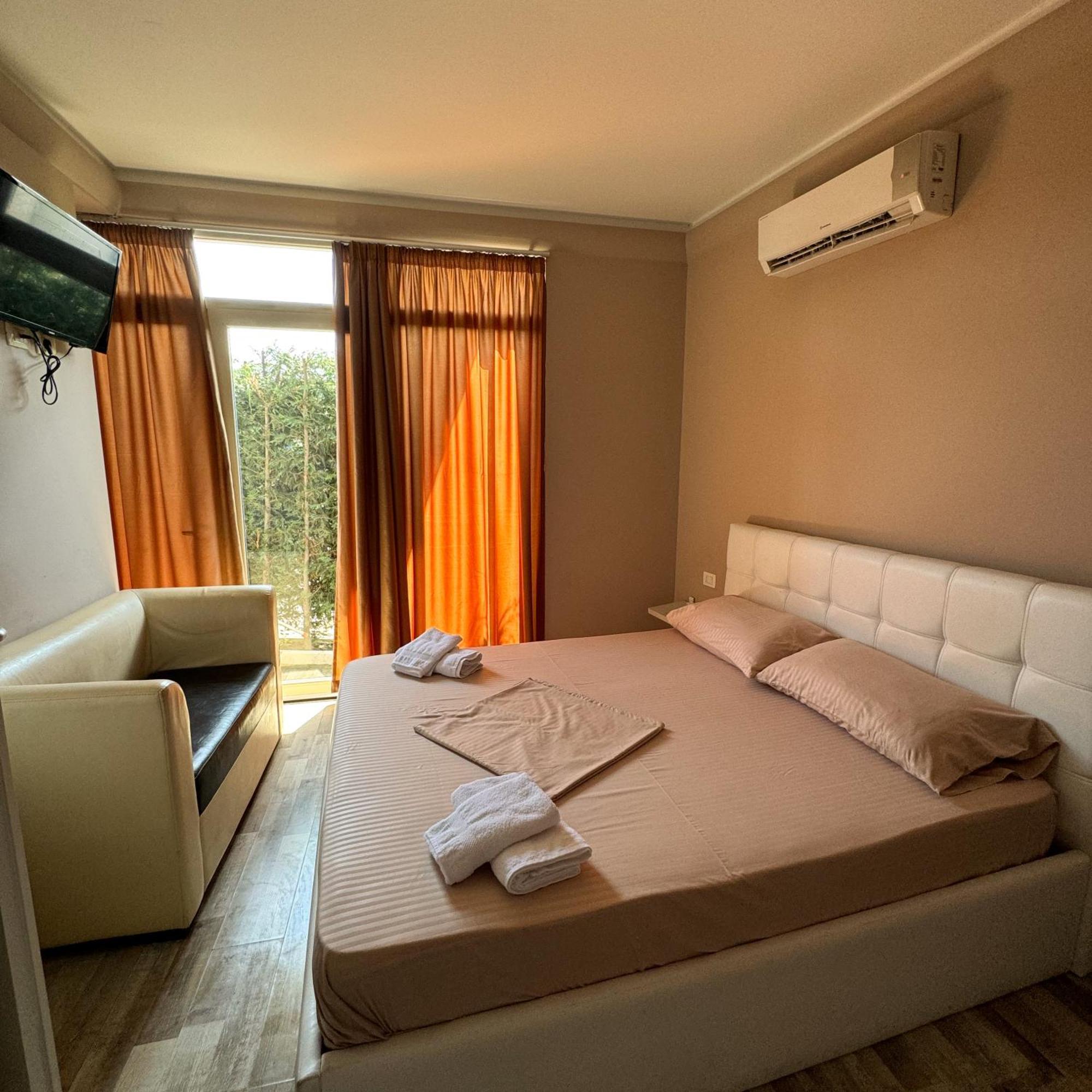 Shkodra Budget Hotel Luaran gambar